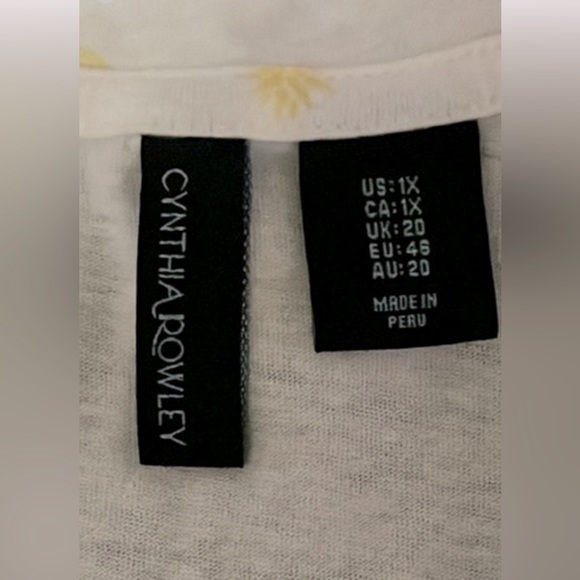 Cynthia Rowley Plus White Tshirt with Pineapples 1XL - Picture 5 of 5